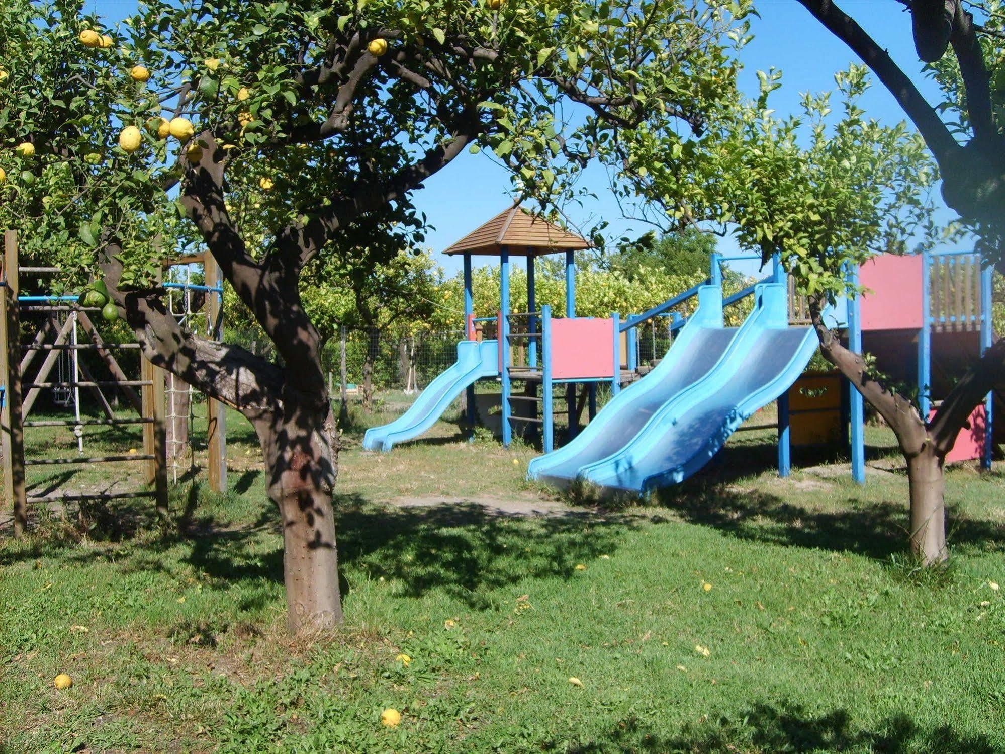 Agriturismo Terrenia Villa ทรัปปิเตลโล ภายนอก รูปภาพ